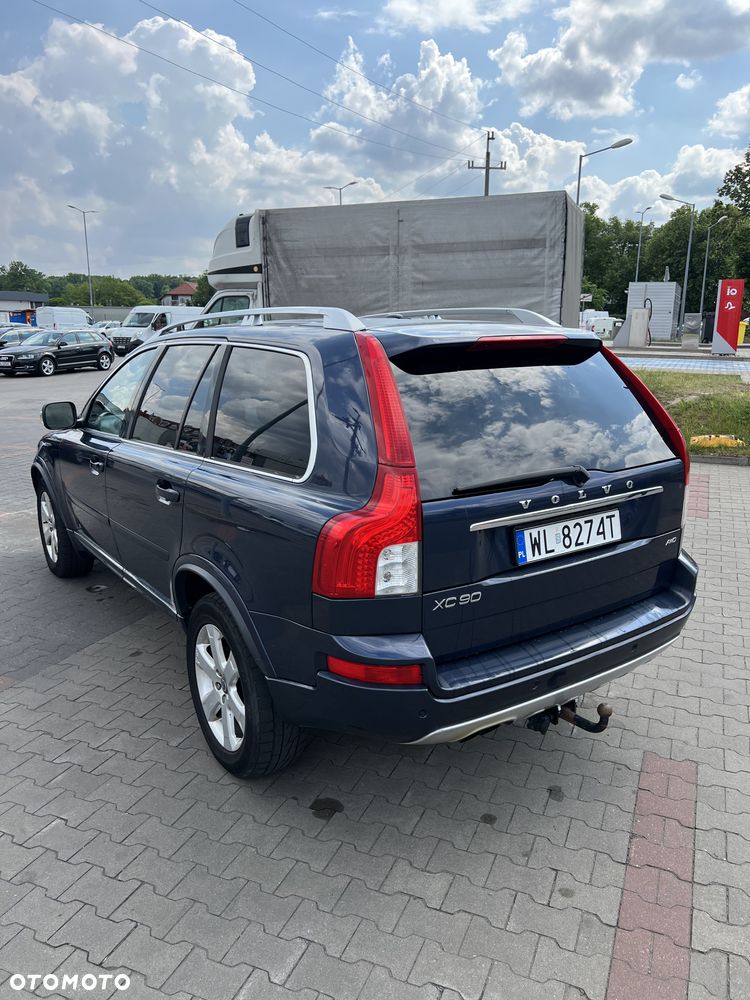 Volvo XC 90 - 9