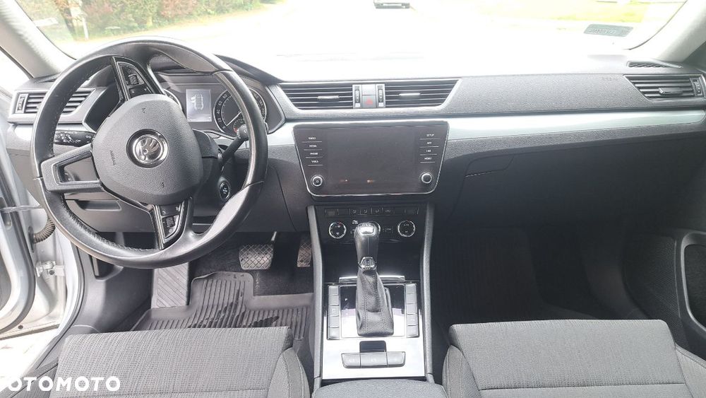 Skoda Superb 2.0 TDI SCR 4x4 Ambition DSG - 11