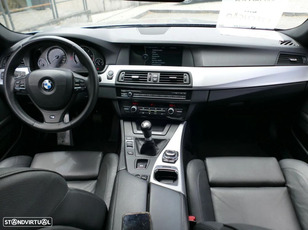 BMW 525 d Pack M - 41