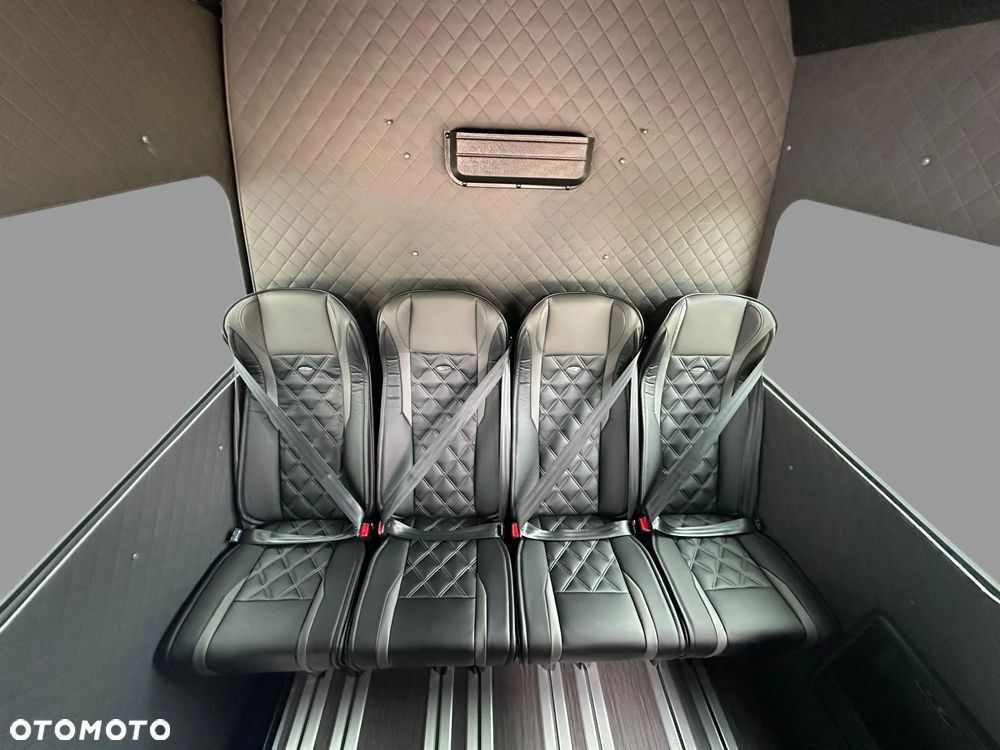 Mercedes-Benz Sprinter - 10