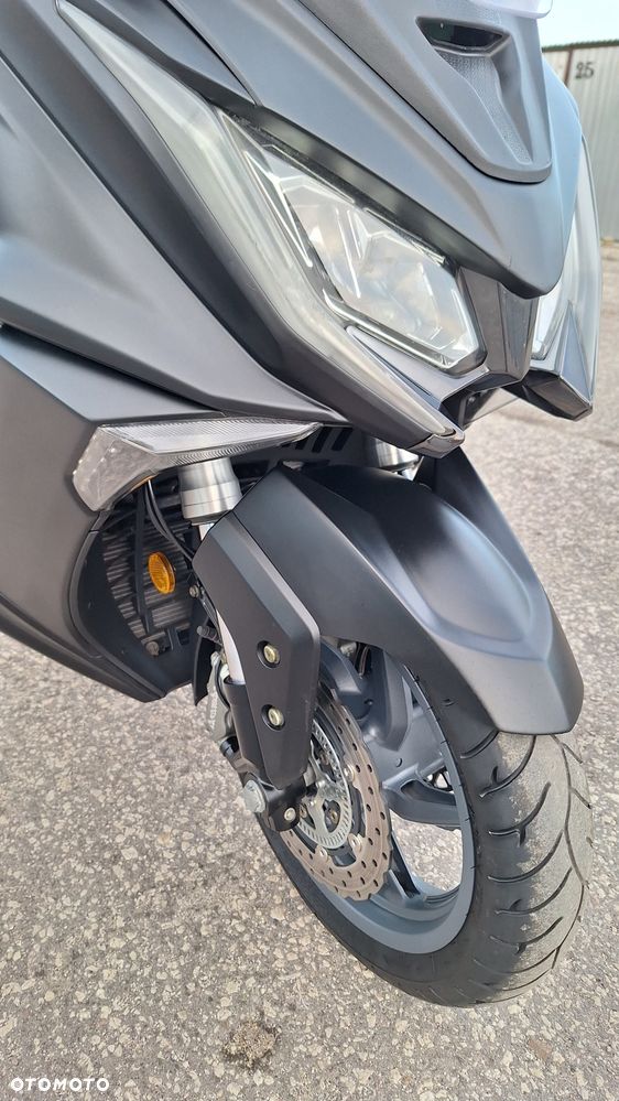 Kymco AK 550 - 22