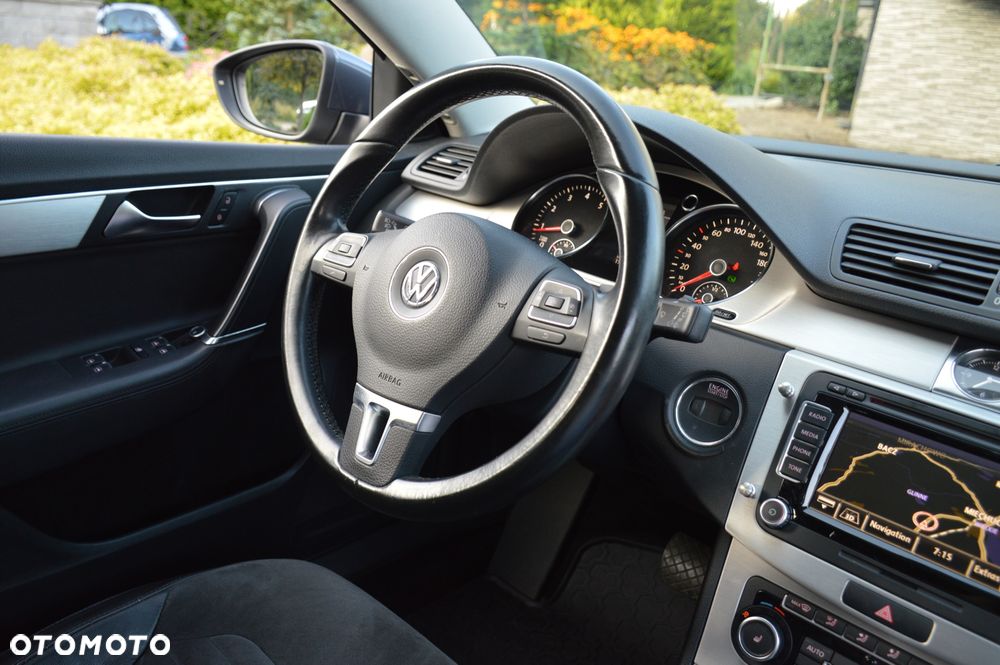 Volkswagen Passat 1.8 TSI Highline DSG - 25