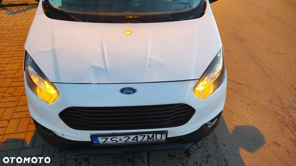 Ford Transit Courier - 4