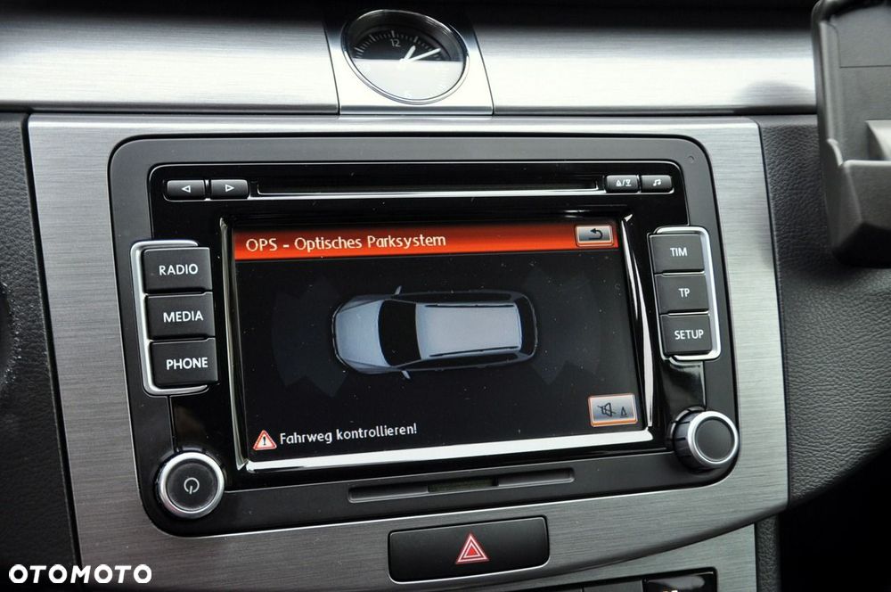 Volkswagen Passat - 32