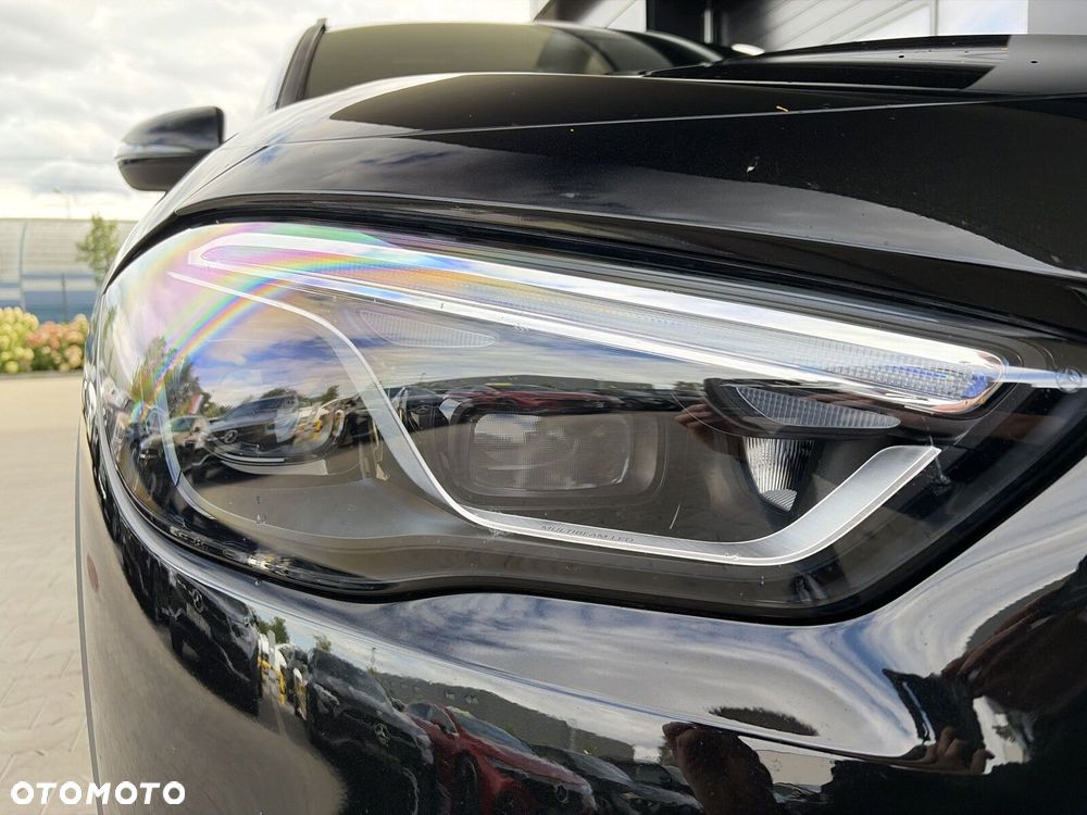 Mercedes-Benz GLA - 16