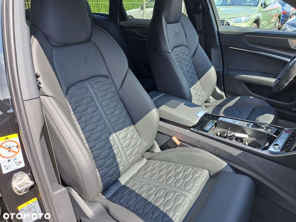 Audi RS6 Avant - 26