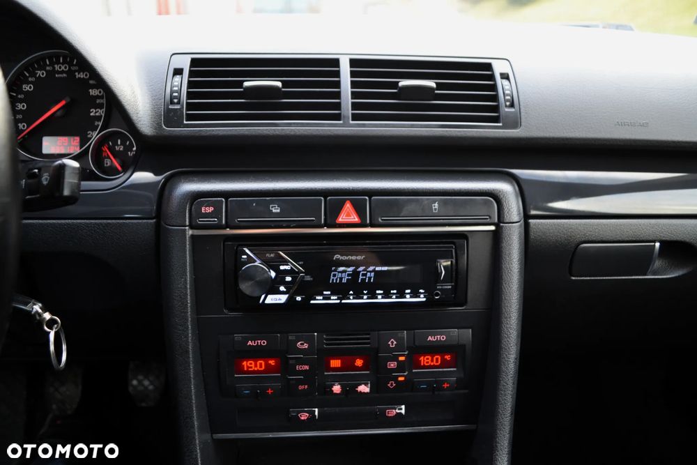 Audi A4 Limousine - 18