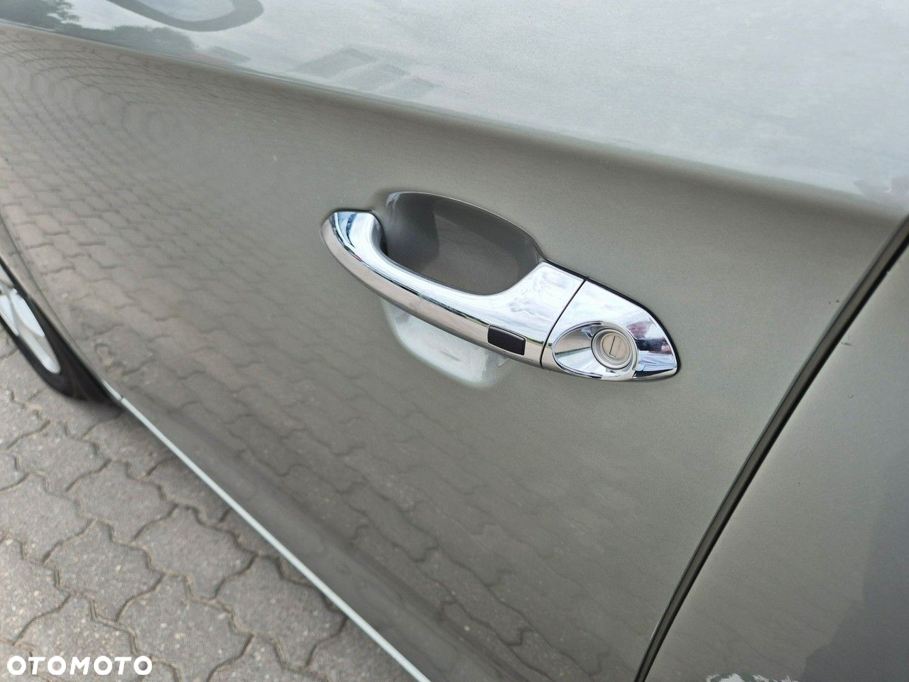 Kia Carens - 11