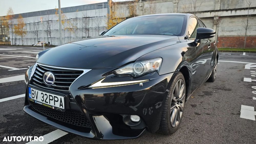 Lexus Seria IS 300h Aut. Executive - 3