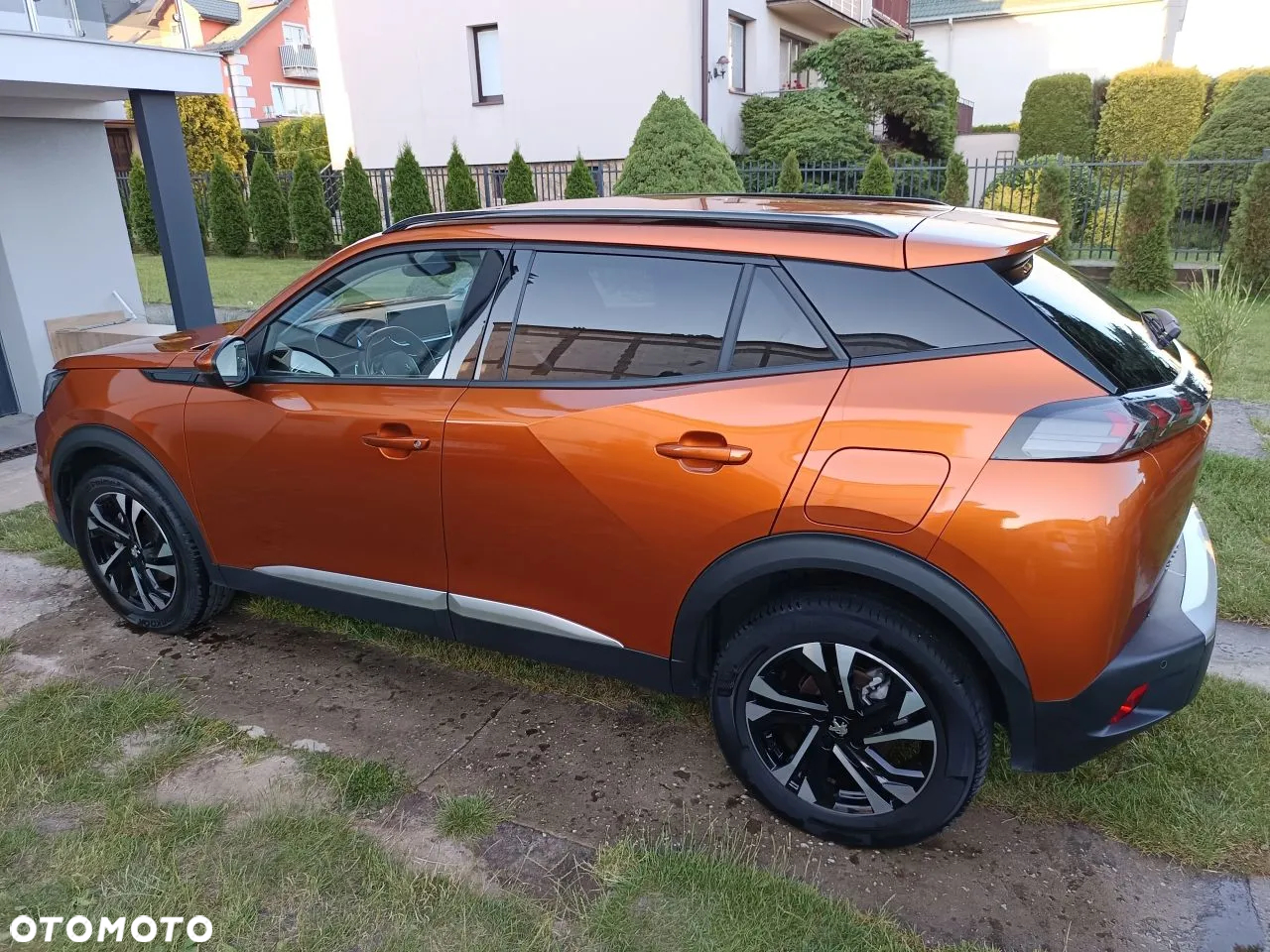 Peugeot 2008 PureTech 130 EAT8 Allure - 6