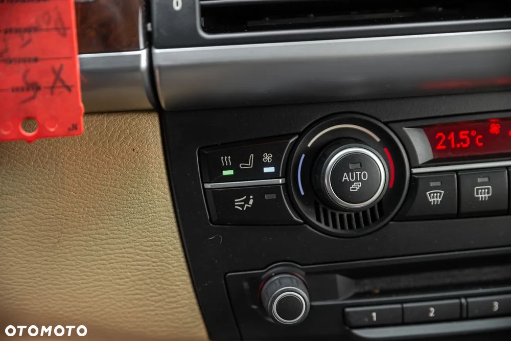 BMW X5 xDrive48i - 23