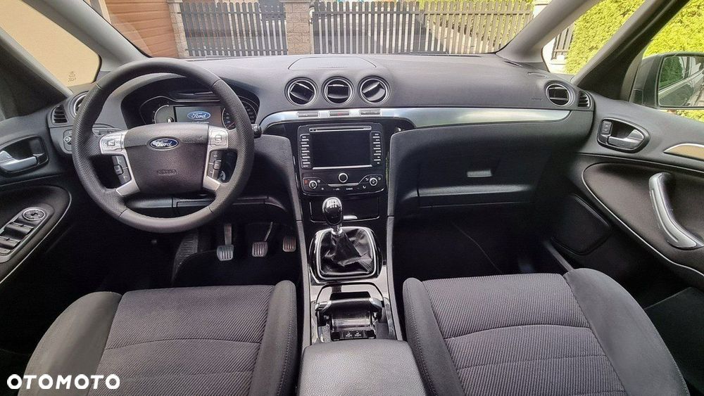 Ford S-Max - 13