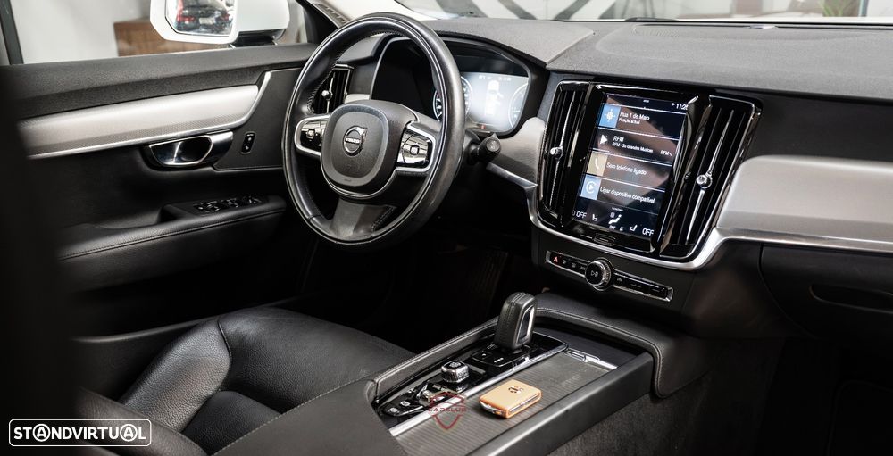Volvo V90 2.0 B4 Momentum Plus Geartronic - 33