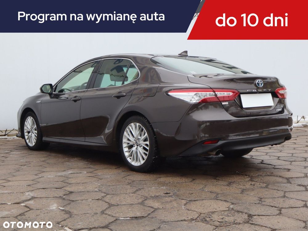 Toyota Camry - 6