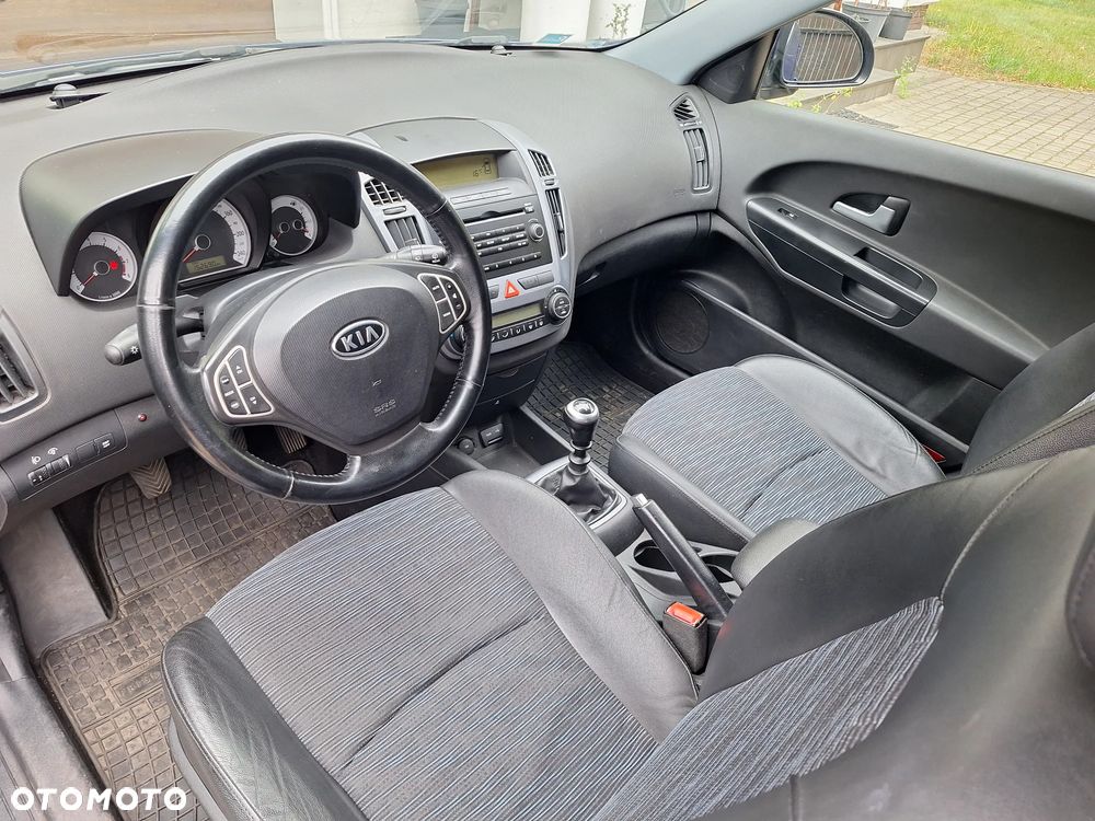 Kia Ceed 1.6 Comfort + - 12