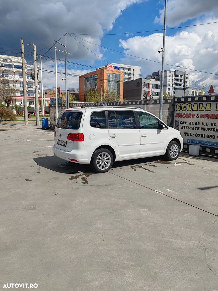 Volkswagen Touran 2.0 TDI DSG Comfortline - 5
