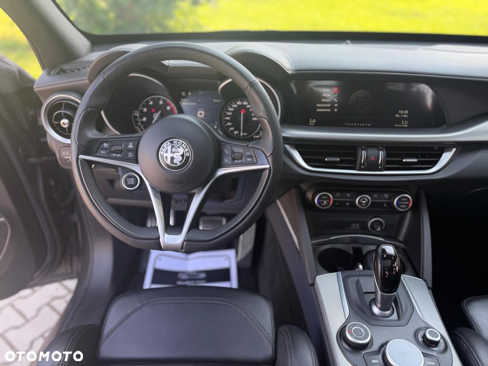 Alfa Romeo Stelvio 2.0 Turbo 16V AT8-Q4 B-Tech - 18