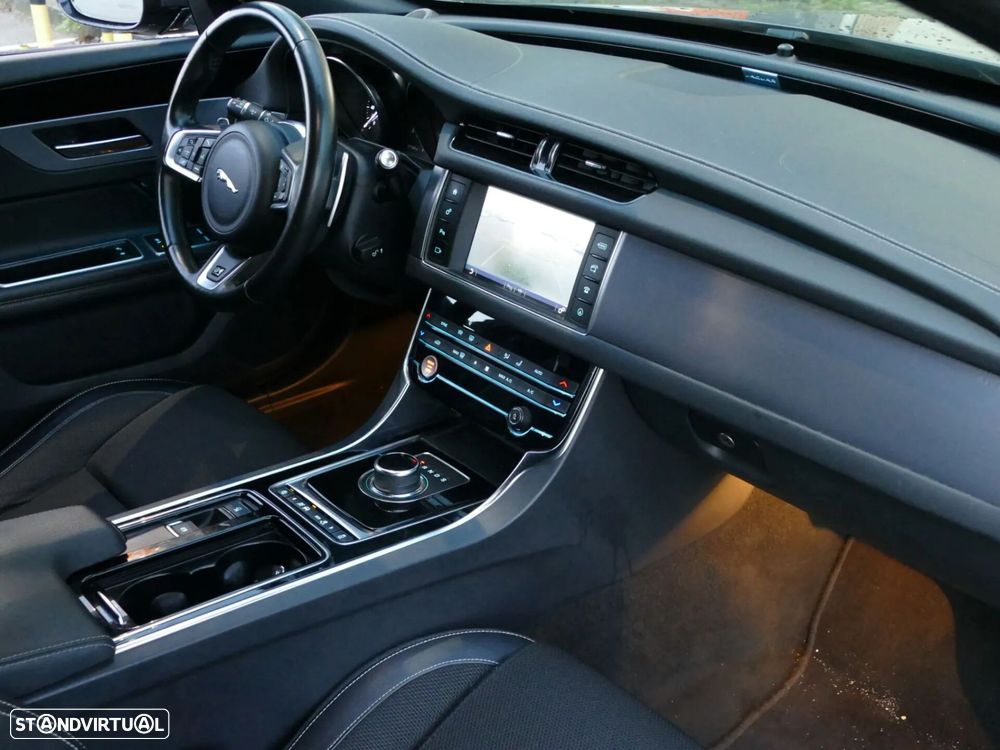 Jaguar XF Sportbrake 2.0 D R-Sport Aut. - 29