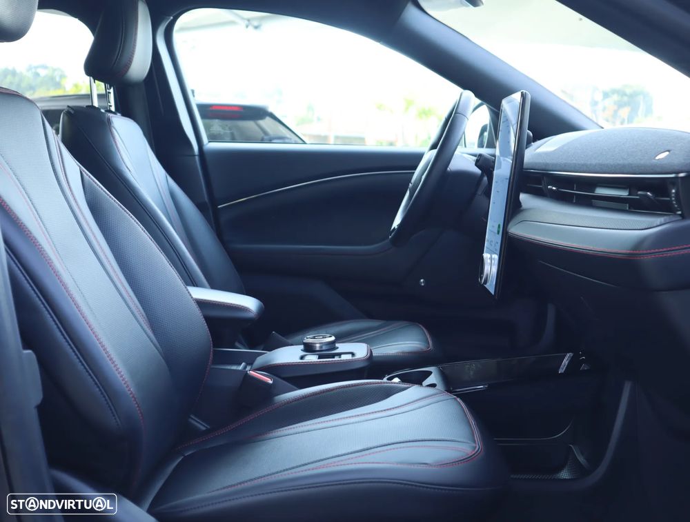 Ford Mustang Mach-E Premium AWD - 19
