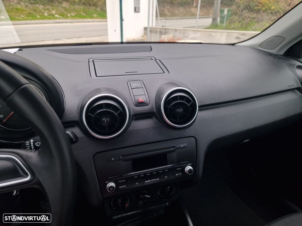 Audi A1 1.2 TFSI Attraction - 6