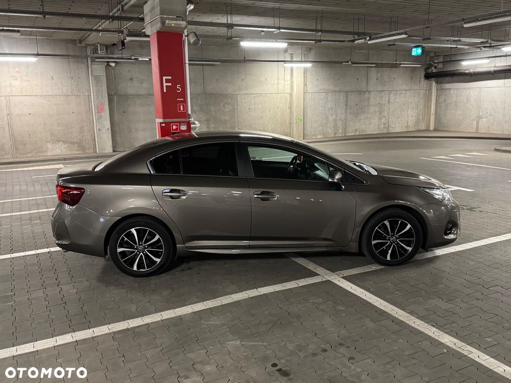 Toyota Avensis 2.0 D-4D Prestige - 8