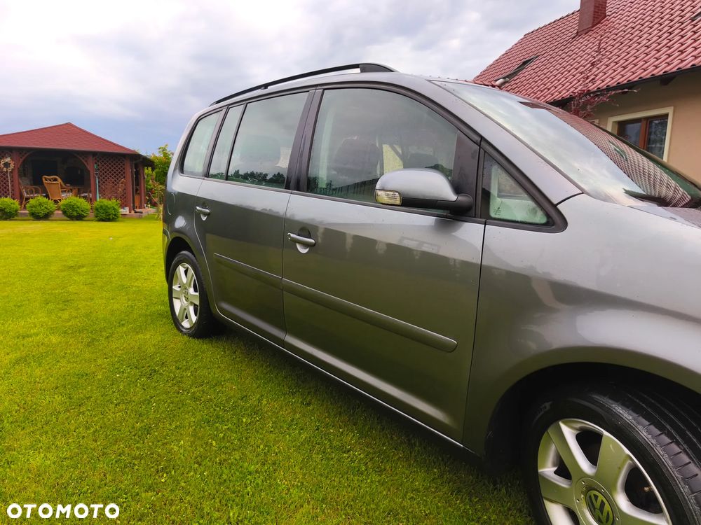 Volkswagen Touran 1.6 FSI Trendline Tiptr - 10