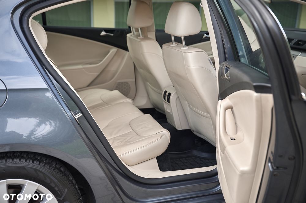 Volkswagen Passat - 8