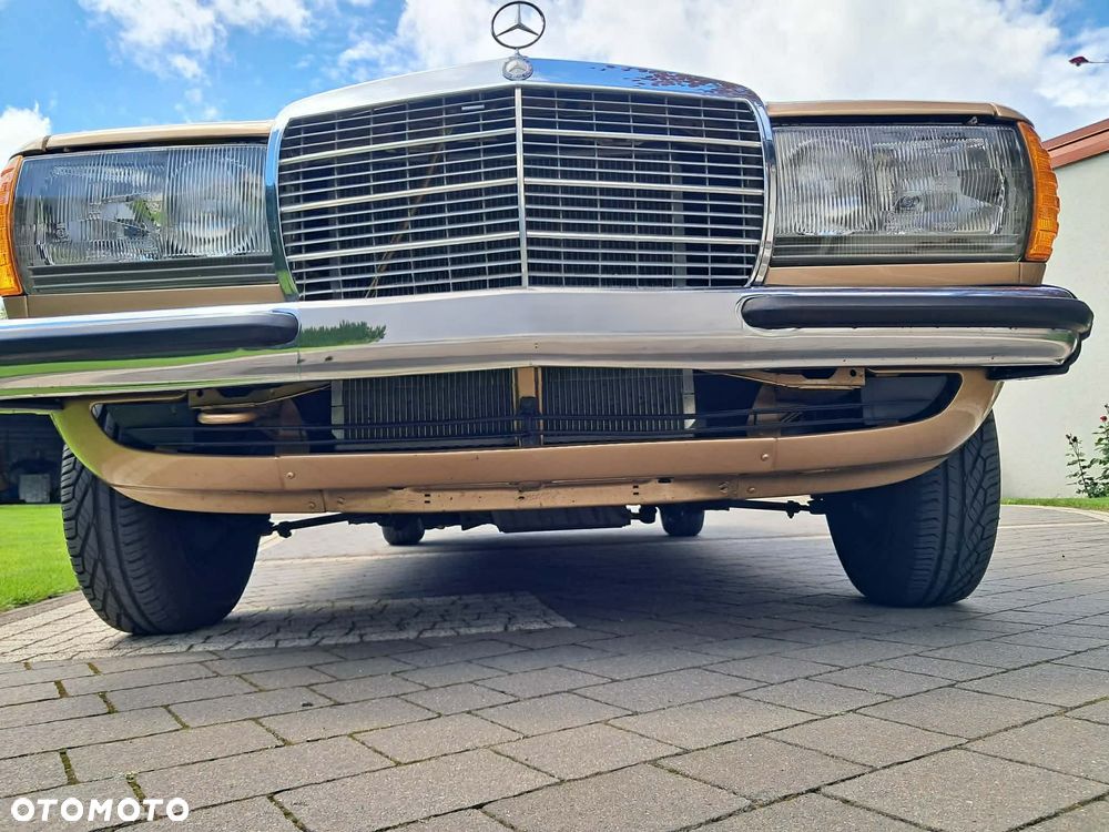 Mercedes-Benz W123 - 23