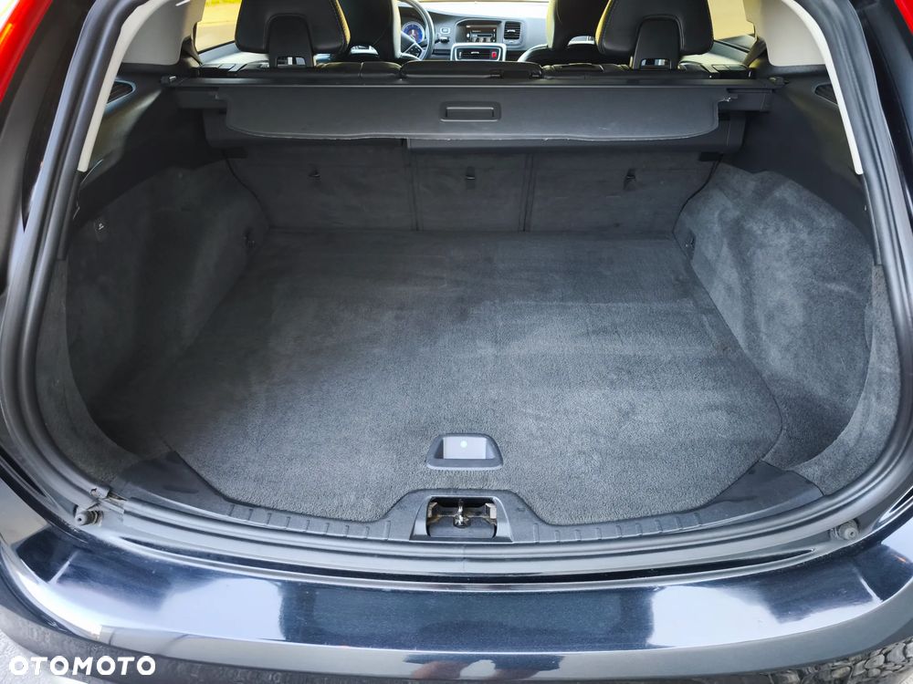 Volvo V60 D3 R-Design - 32