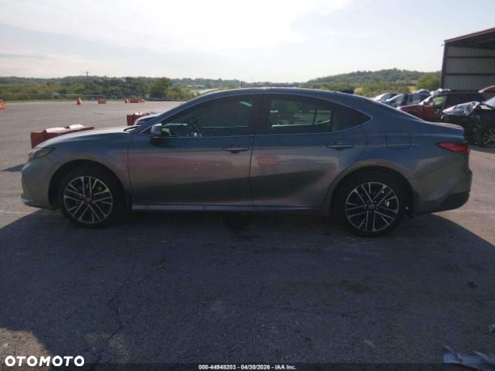 Toyota Camry - 2