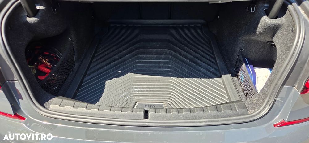 BMW Seria 3 320i Aut. Edition M Sport Shadow - 14