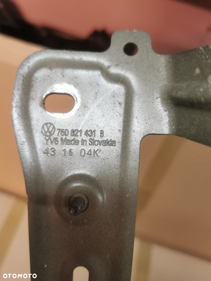 Vw Touareg III mocowanie błotnika 760821431B - 3