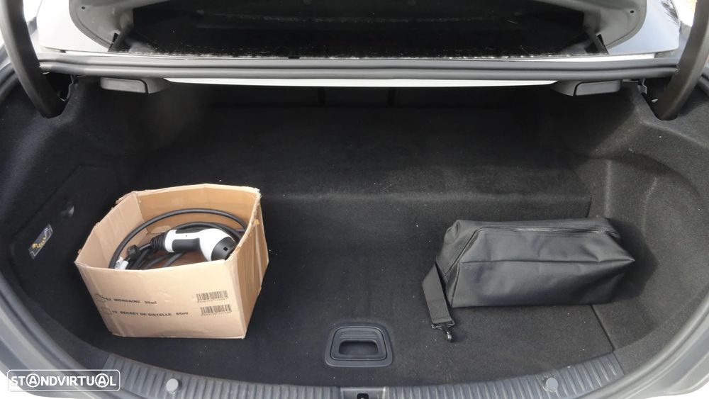 Mercedes-Benz C 300 BlueTEC Hybrid AMG Line - 29