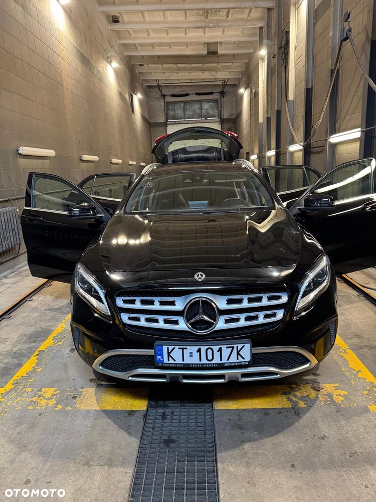 Mercedes-Benz GLA 220 4-Matic - 11