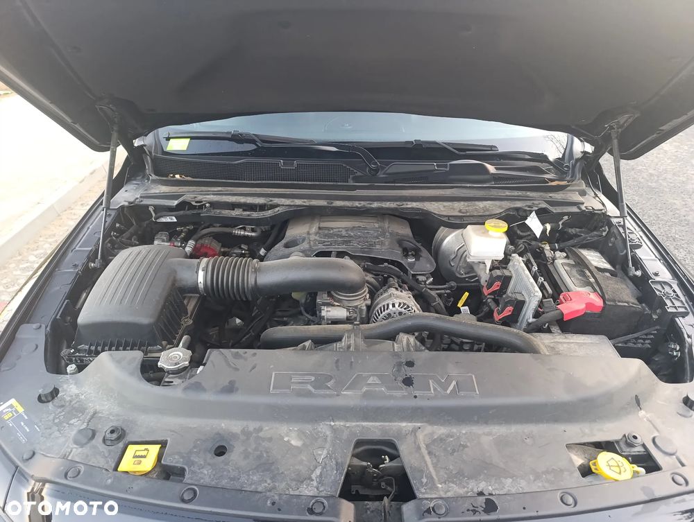 RAM 1500 Crew Cab Shortbed Bighorn - 12