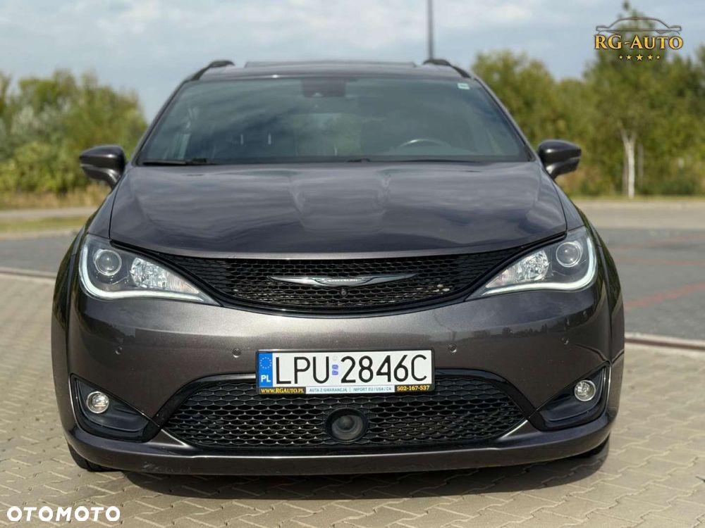 Chrysler Pacifica - 21