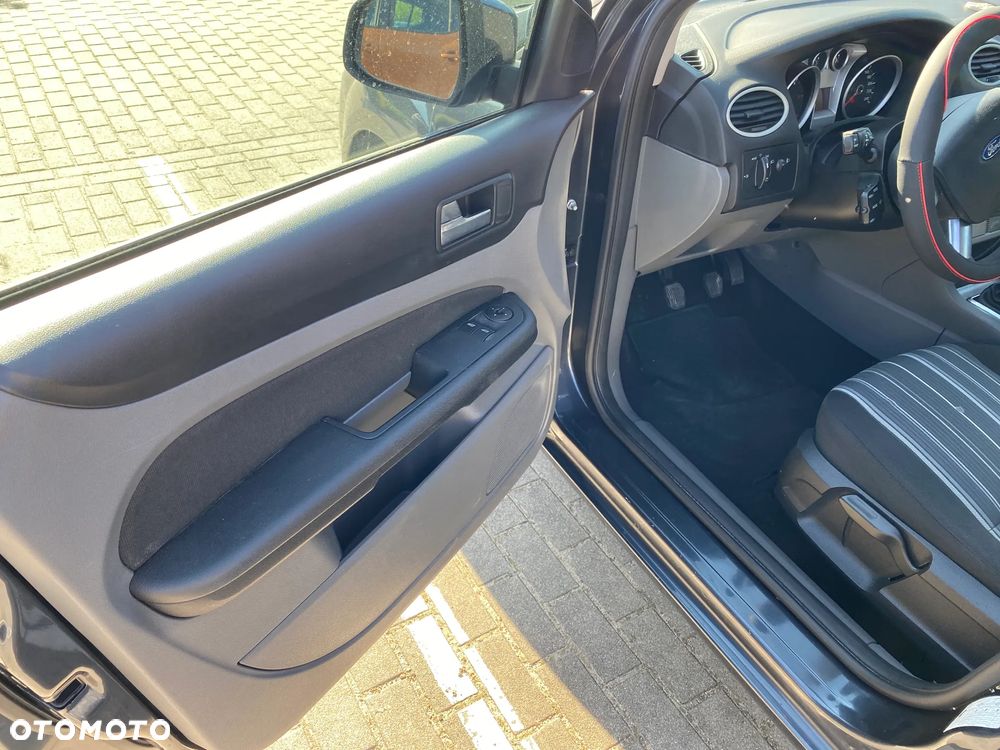 Ford Focus 1.6 TDCi Ambiente - 19