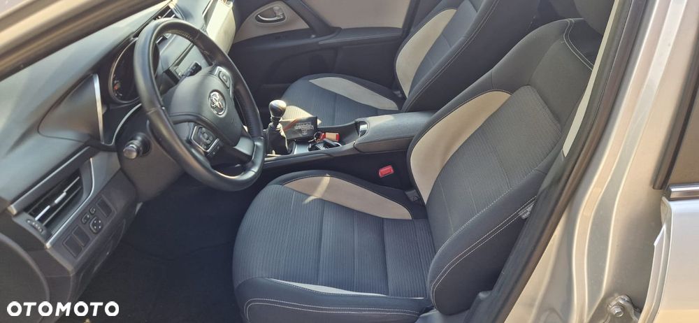 Toyota Avensis Touring Sports 1.8 Comfort - 10