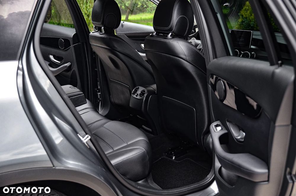 Mercedes-Benz GLC 250 4Matic 9G-TRONIC Exclusive - 31
