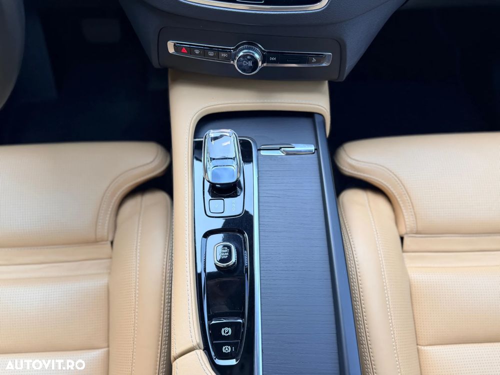 Volvo XC 90 B5 D AWD Plus Bright - 17