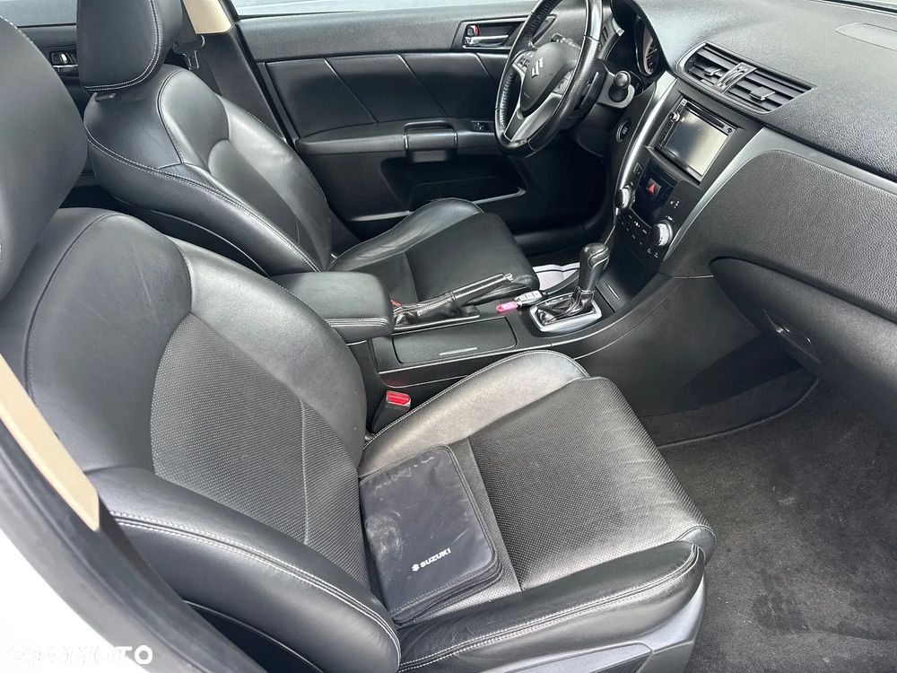 Suzuki Kizashi 2.4 4x4 CVT Sport - 12