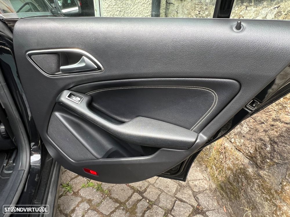 Mercedes-Benz CLA 200 d Shooting Brake Urban Aut. - 32