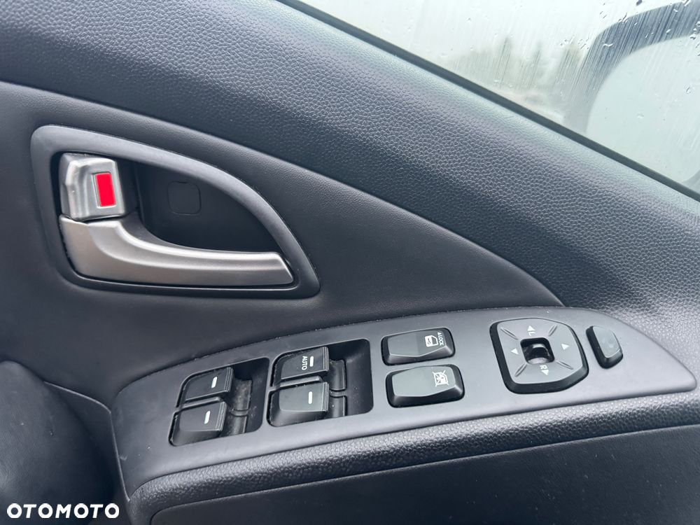 Hyundai ix35 2.0 CRDi 4WD Automatik Premium - 18