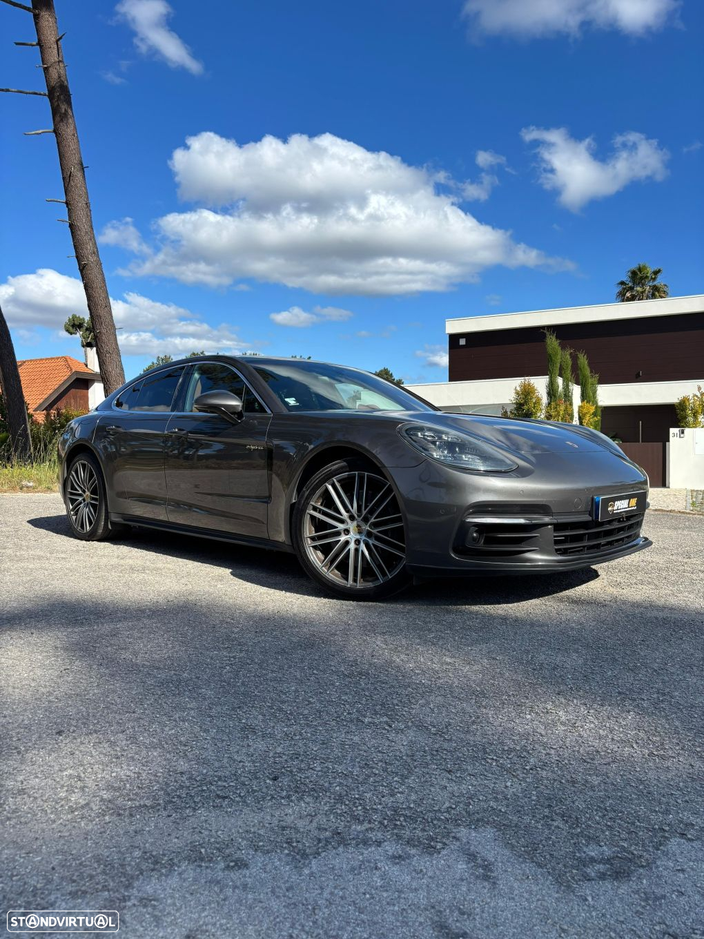 Porsche Panamera 4 E-Hybrid - 7