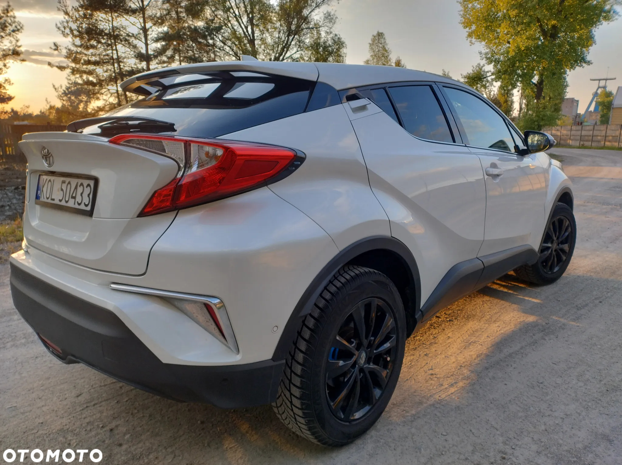 Toyota C-HR 1.2 Turbo Lounge - 31