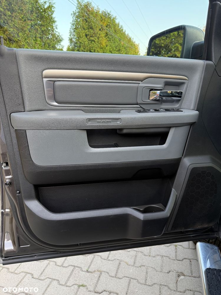 RAM 1500 Crew Cab Shortbed Bighorn - 7