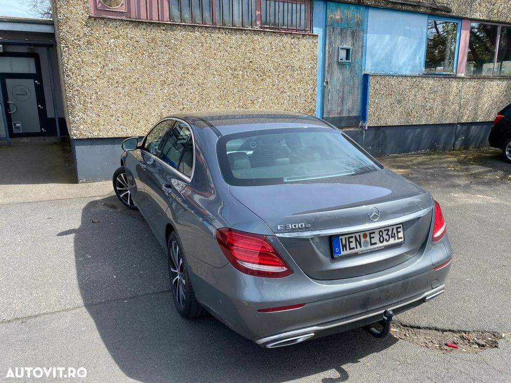 Mercedes-Benz E - 4