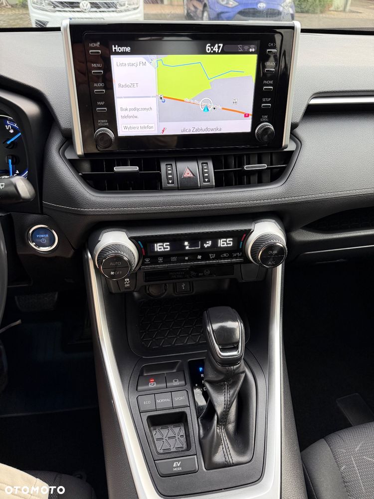 Toyota RAV4 Hybrid Premium 4x2 - 11