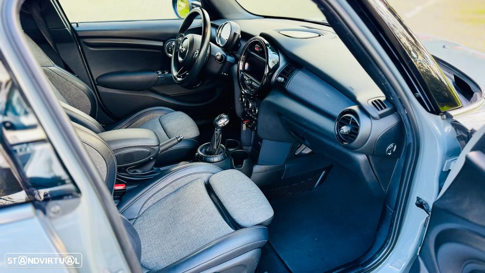 MINI 5 Portas Cooper D Auto - 20