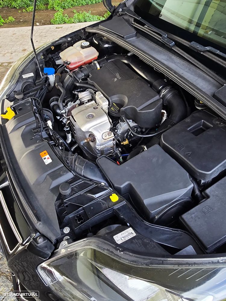 Ford Focus SW 1.0 EcoBoost S&S ST-Line - 16